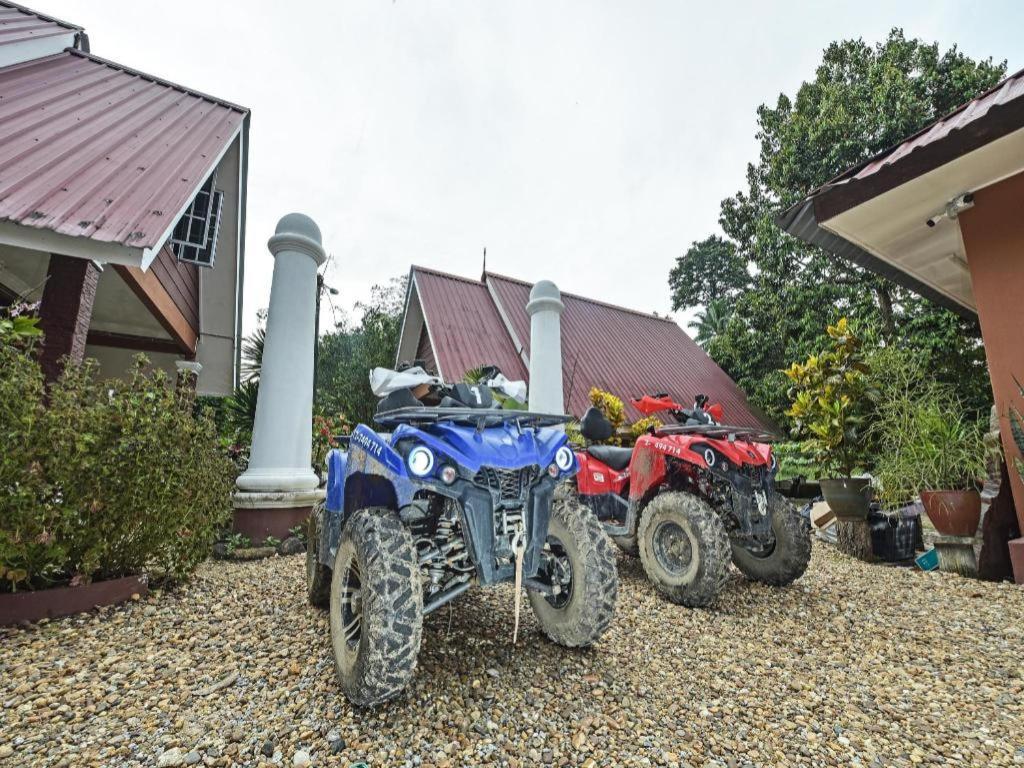 Oyo 90642 Twin Mutiara Chalet & Homestay Jeli Eksteriør billede