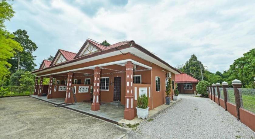 Oyo 90642 Twin Mutiara Chalet & Homestay Jeli Eksteriør billede